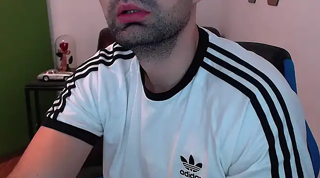 Snapshot of Leo_1617 chatting on December 1, 2024, 7:03 pm Leo 1617 online show from December 1, 2024, 7:03 pm