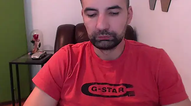 Snapshot of Leo_1617 chatting on December 6, 2024, 2:38 pm Leo 1617 online show from December 6, 2024, 2:38 pm