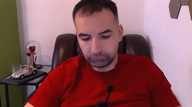 Snapshot of Leo_1617 chatting on December 19, 2024, 11:07 am Leo 1617 online show from December 19, 2024, 11:07 am