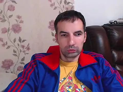 Snapshot of Leo_1617 chatting on November 9, 2025, 6:17 pm Leo 1617 online show from November 9, 2025, 6:17 pm