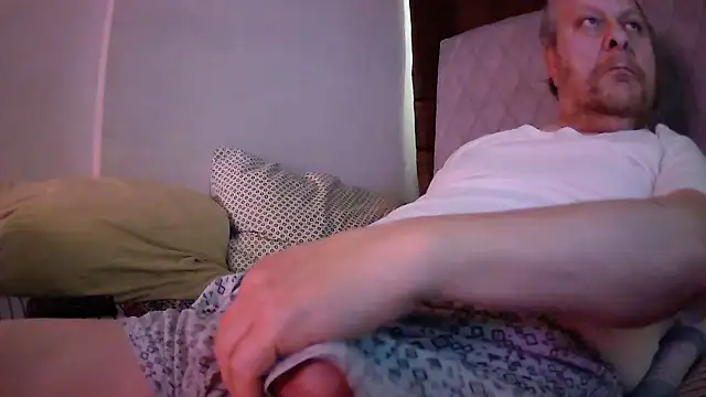 amylrmm1903 online show from March 8, 2026, 10:19 am