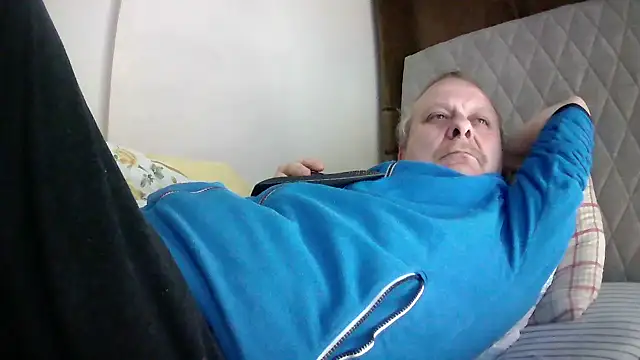 amylrmm1903 online show from April 28, 2026, 9:31 pm