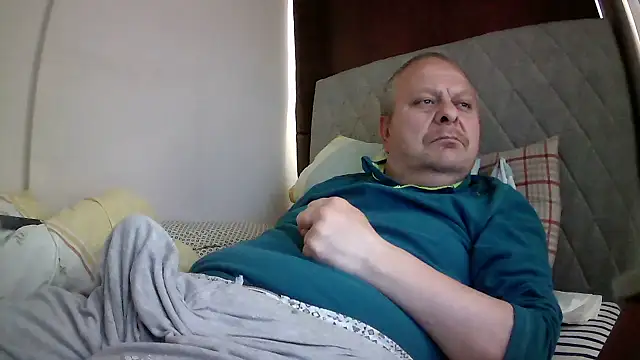 Snapshot of amylrmm1903 chatting on May 17, 2026, 11:50 am amylrmm1903 online show from May 17, 2026, 11:50 am