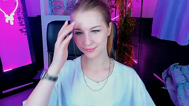 Snapshot of CuteMousee chatting on December 6, 2024, 11:44 am CuteMousee online show from December 6, 2024, 11:44 am