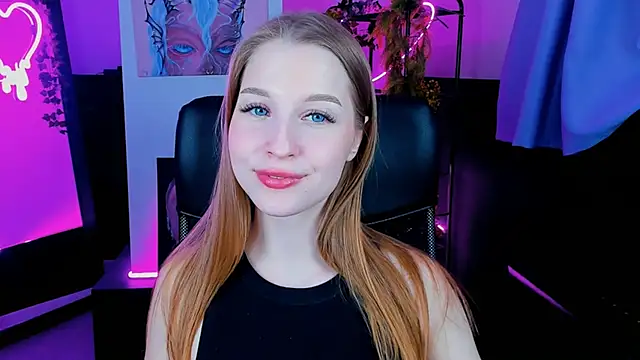 Snapshot of CuteMousee chatting on December 8, 2024, 12:08 pm CuteMousee online show from December 8, 2024, 12:08 pm