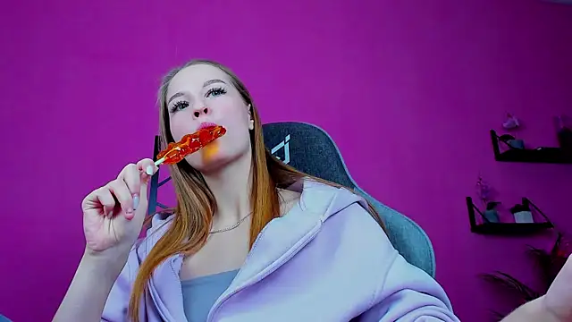 Snapshot of CuteMousee chatting on December 9, 2024, 8:44 am CuteMousee online show from December 9, 2024, 8:44 am