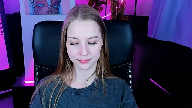 Snapshot of CuteMousee chatting on December 10, 2024, 8:05 pm CuteMousee online show from December 10, 2024, 8:05 pm