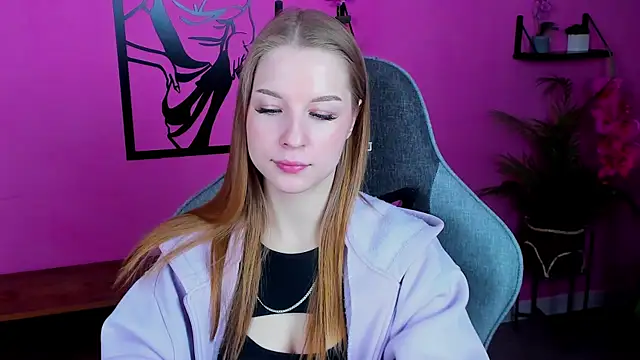 Snapshot of CuteMousee chatting on December 15, 2024, 9:03 am CuteMousee online show from December 15, 2024, 9:03 am