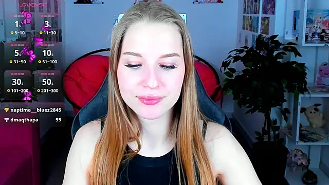 Snapshot of CuteMousee chatting on January 2, 2025, 10:55 pm CuteMousee online show from January 2, 2025, 10:55 pm