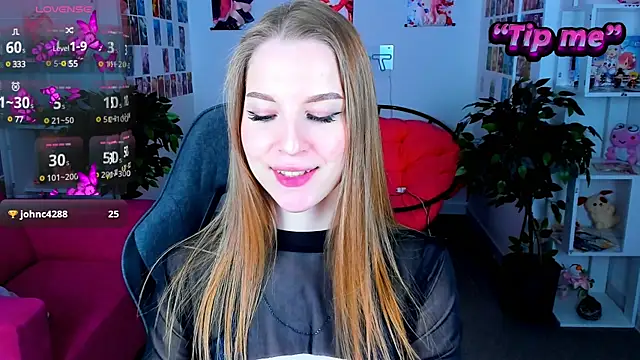 Snapshot of CuteMousee chatting on January 5, 2025, 8:43 am CuteMousee online show from January 5, 2025, 8:43 am