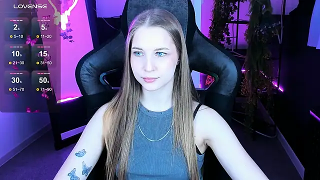 Snapshot of CuteMousee chatting on October 24, 2025, 8:44 am CuteMousee online show from October 24, 2025, 8:44 am