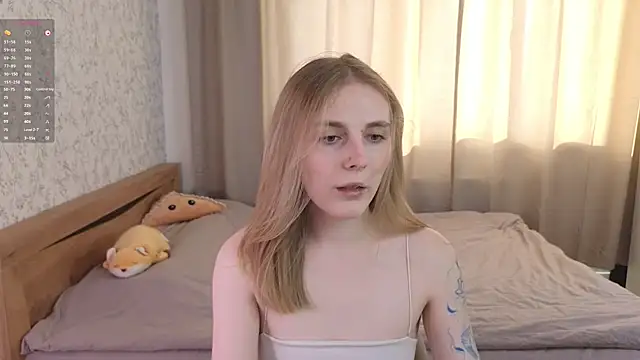 Snapshot of HalieCross chatting on February 12, 2025, 6:29 am HalieCross online show from February 12, 2025, 6:29 am