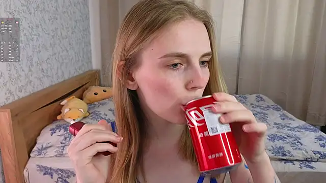 Snapshot of HalieCross chatting on March 1, 2025, 1:07 pm HalieCross online show from March 1, 2025, 1:07 pm