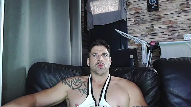 Snapshot of XxBigboybandxX chatting on November 2, 2025, 1:02 pm XxBigboybandxX online show from November 2, 2025, 1:02 pm