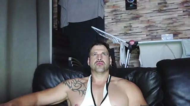 Snapshot of XxBigboybandxX chatting on November 3, 2025, 6:09 pm XxBigboybandxX online show from November 3, 2025, 6:09 pm