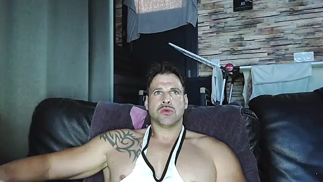 Snapshot of XxBigboybandxX chatting on November 4, 2025, 4:17 pm XxBigboybandxX online show from November 4, 2025, 4:17 pm