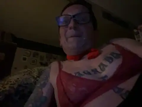 Snapshot of Ladyluve chatting on March 23, 2026, 3:21 am Ladyluve online show from March 23, 2026, 3:21 am
