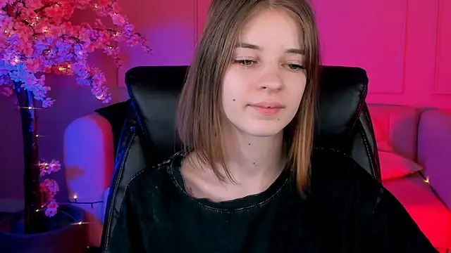 Snapshot of TinaDavil chatting on December 25, 2024, 4:22 pm TinaDavil online show from December 25, 2024, 4:22 pm