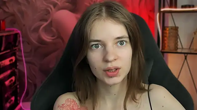 Snapshot of TinaDavil chatting on February 4, 2025, 5:45 pm TinaDavil online show from February 4, 2025, 5:45 pm