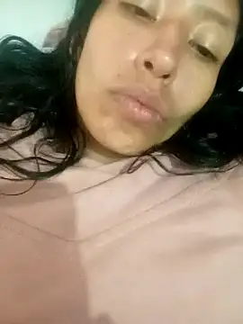 karolinee 66  online show from December 12, 2024, 2:48 am