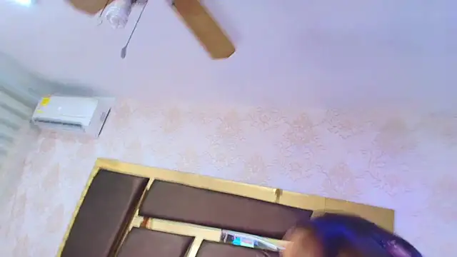 Snapshot of ZoehRoux chatting on February 1, 2025, 7:26 am ZoehRoux online show from February 1, 2025, 7:26 am