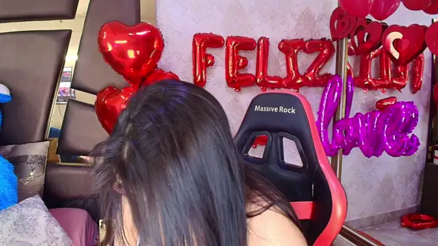 Snapshot of ZoehRoux chatting on February 16, 2025, 7:37 am ZoehRoux online show from February 16, 2025, 7:37 am