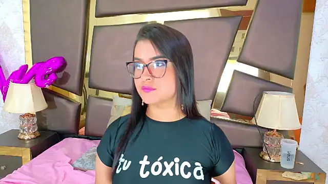 Snapshot of ZoehRoux chatting on March 21, 2025, 7:11 am ZoehRoux online show from March 21, 2025, 7:11 am