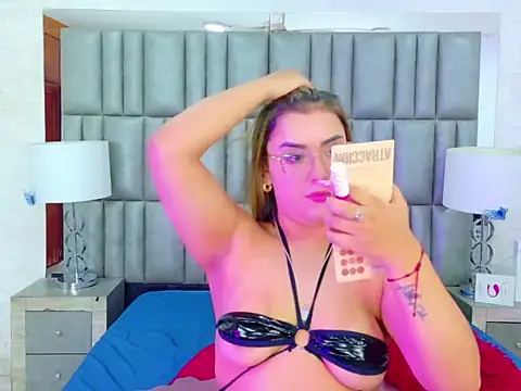 Snapshot of ZoehRoux chatting on September 30, 2025, 4:17 am ZoehRoux online show from September 30, 2025, 4:17 am