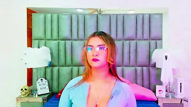 Snapshot of ZoehRoux chatting on October 24, 2025, 4:09 am ZoehRoux online show from October 24, 2025, 4:09 am