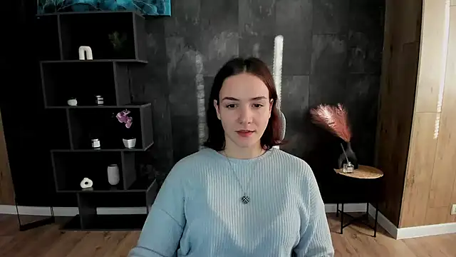 OliviaMontgomery online show from December 19, 2024, 12:45 pm