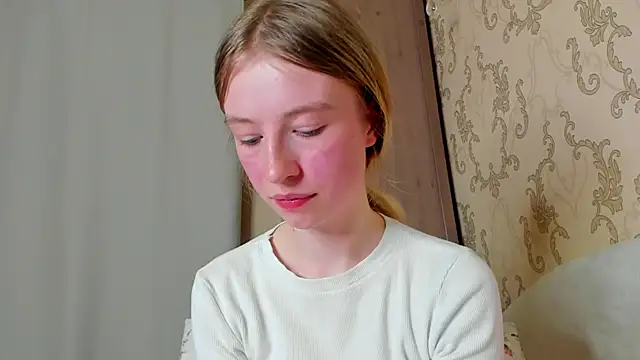 Snapshot of minidivaa_ chatting on January 7, 2025, 9:25 pm minidivaa online show from January 7, 2025, 9:25 pm