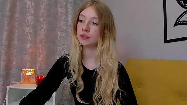 Snapshot of minidivaa_ chatting on February 21, 2025, 7:43 pm minidivaa online show from February 21, 2025, 7:43 pm