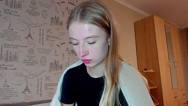 Snapshot of minidivaa_ chatting on September 21, 2025, 8:10 pm minidivaa online show from September 21, 2025, 8:10 pm