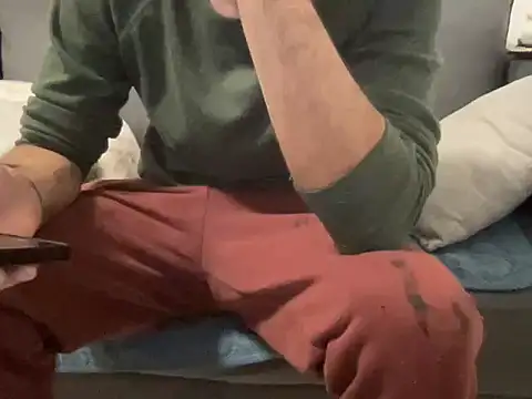 Snapshot of 4small4inchlol chatting on February 14, 2026, 8:05 pm 4small4inchlol online show from February 14, 2026, 8:05 pm