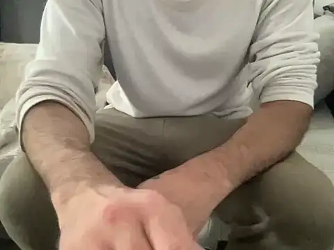 4small4inchlol online show from March 23, 2026, 2:32 pm