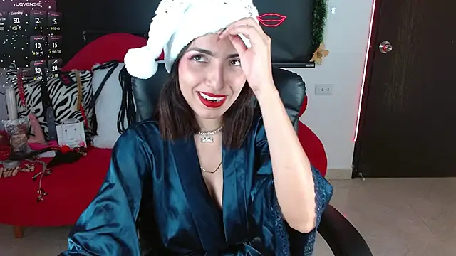 Carolaine69  online show from December 5, 2024, 2:11 pm
