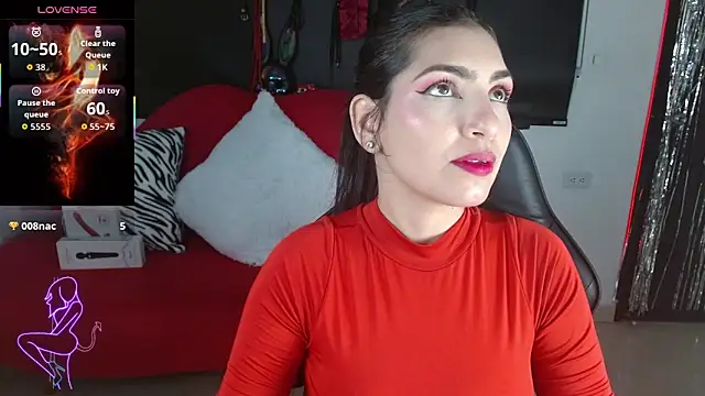 Carolaine69  online show from May 11, 2026, 1:28 pm
