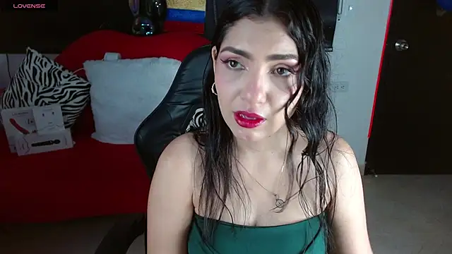 Snapshot of Carolaine69_ chatting on June 25, 2026, 1:37 pm Carolaine69 online show from June 25, 2026, 1:37 pm