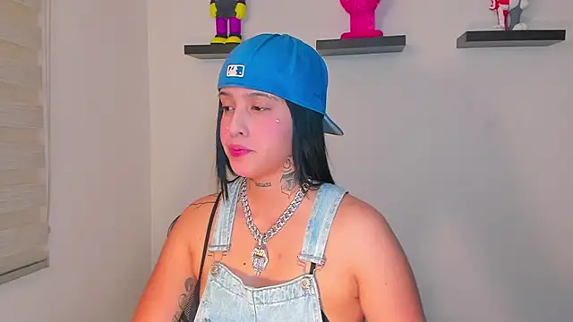 Snapshot of Gangster_Girl chatting on December 4, 2024, 3:59 am Gangster Girl online show from December 4, 2024, 3:59 am