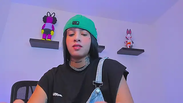 Snapshot of Gangster_Girl chatting on March 7, 2025, 11:05 pm Gangster Girl online show from March 7, 2025, 11:05 pm