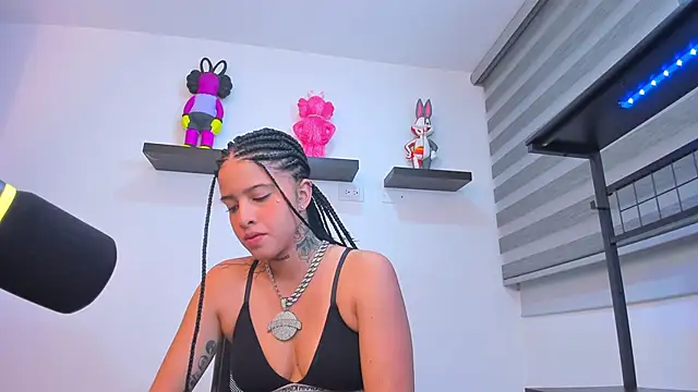 Snapshot of Gangster_Girl chatting on September 17, 2025, 3:30 am Gangster Girl online show from September 17, 2025, 3:30 am