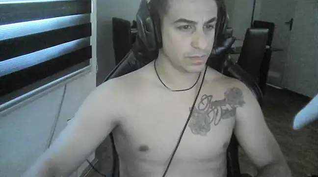 Snapshot of Ghostman89 chatting on December 20, 2024, 4:36 pm Ghostman89 online show from December 20, 2024, 4:36 pm