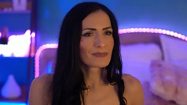 RaisaVawn online show from March 13, 2026, 7:04 am