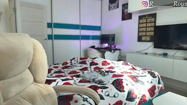 courteous raspberrry online show from March 20, 2026, 12:21 pm