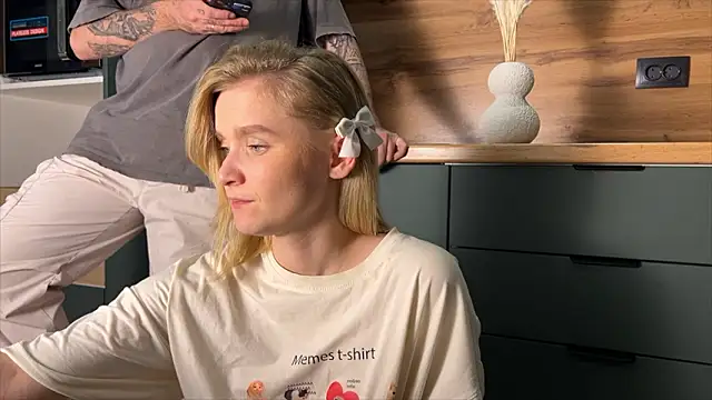 Adelovenick online show from February 1, 2026, 8:51 pm