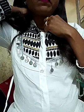 Snapshot of Simran-Simran chatting on December 23, 2024, 6:05 pm Simran-Simran online show from December 23, 2024, 6:05 pm