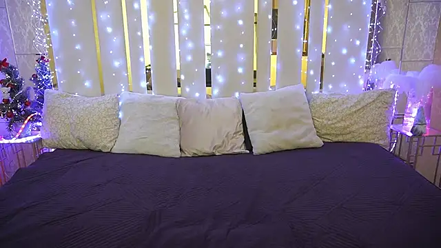 Daisy Delight online show from January 28, 2025, 12:15 am