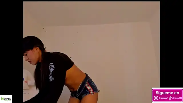 Snapshot of meganthompsonn22 chatting on November 12, 2025, 1:44 pm meganthompsonn22 online show from November 12, 2025, 1:44 pm