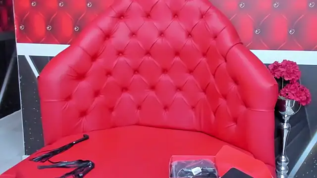 Snapshot of SARAFOXX_ chatting on February 7, 2025, 12:06 pm SARAFOXX online show from February 7, 2025, 12:06 pm