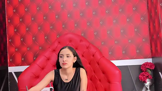 Snapshot of SARAFOXX_ chatting on February 9, 2025, 6:05 pm SARAFOXX online show from February 9, 2025, 6:05 pm